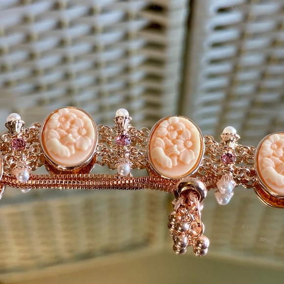 Pink Color Resin Pink Austrian Crystal & Simulated Pearl Bolo Bracelet Rosetone - Picture 6 of 14